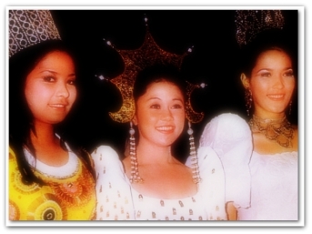 MEMORABILIA - Vi with Aurora Salve and Gina Pareño 1970s